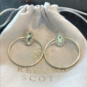 Ready to ship!😍Kendra Scott Mayra Dichroic Hoop Gold tone Earrings. Claim them!